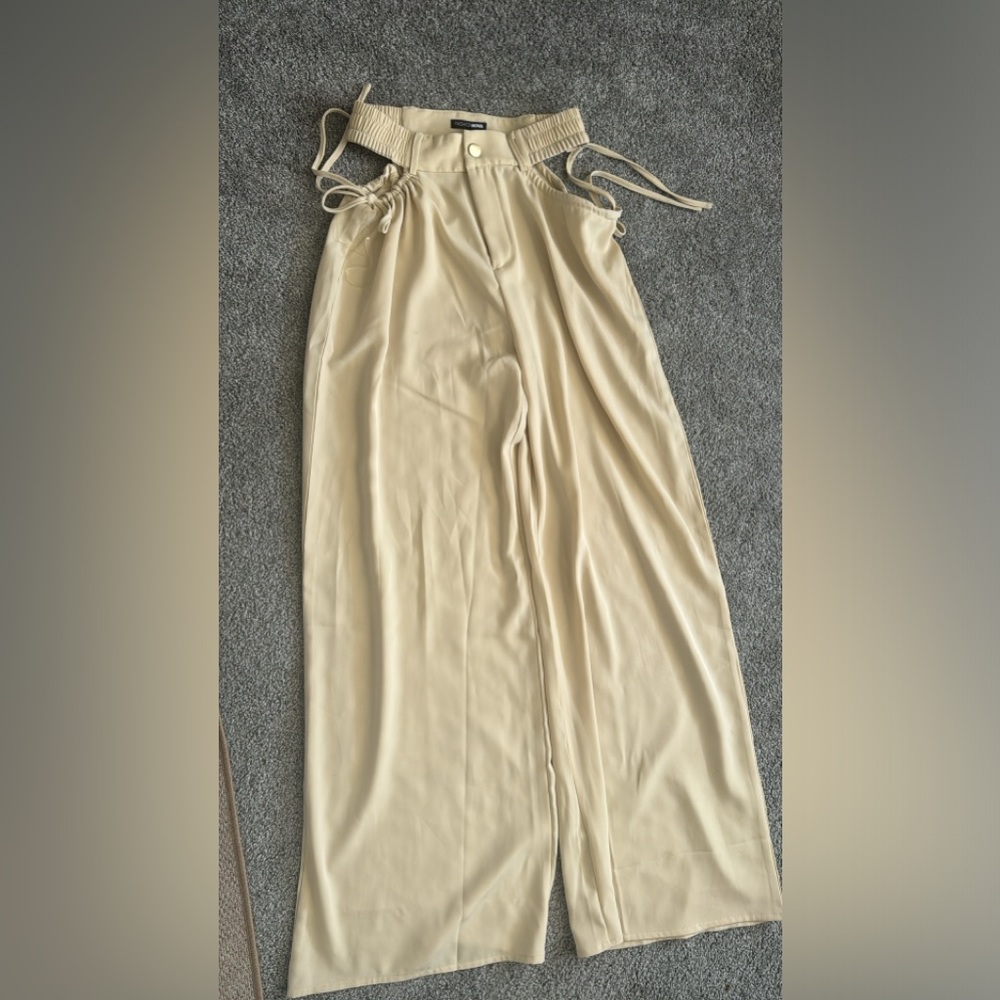 Wide leg pants